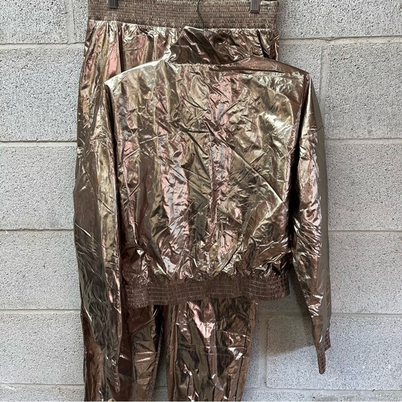 New Victoria Sport Metallic Active Set - Picture 10 of 13